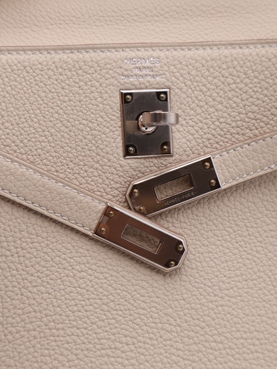 HERMES Kelly 25 - 奶昔白銀 K