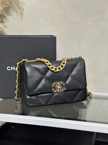 CHANEL 19 Bag 菱格紋羊皮手提肩背包 26 - 黑金30開