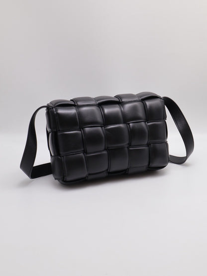 BOTTEGA VENETA Padded Cassette 枕頭編織包