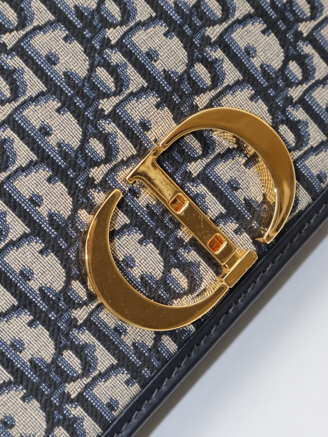 DIOR 30 Montaigne斜背包