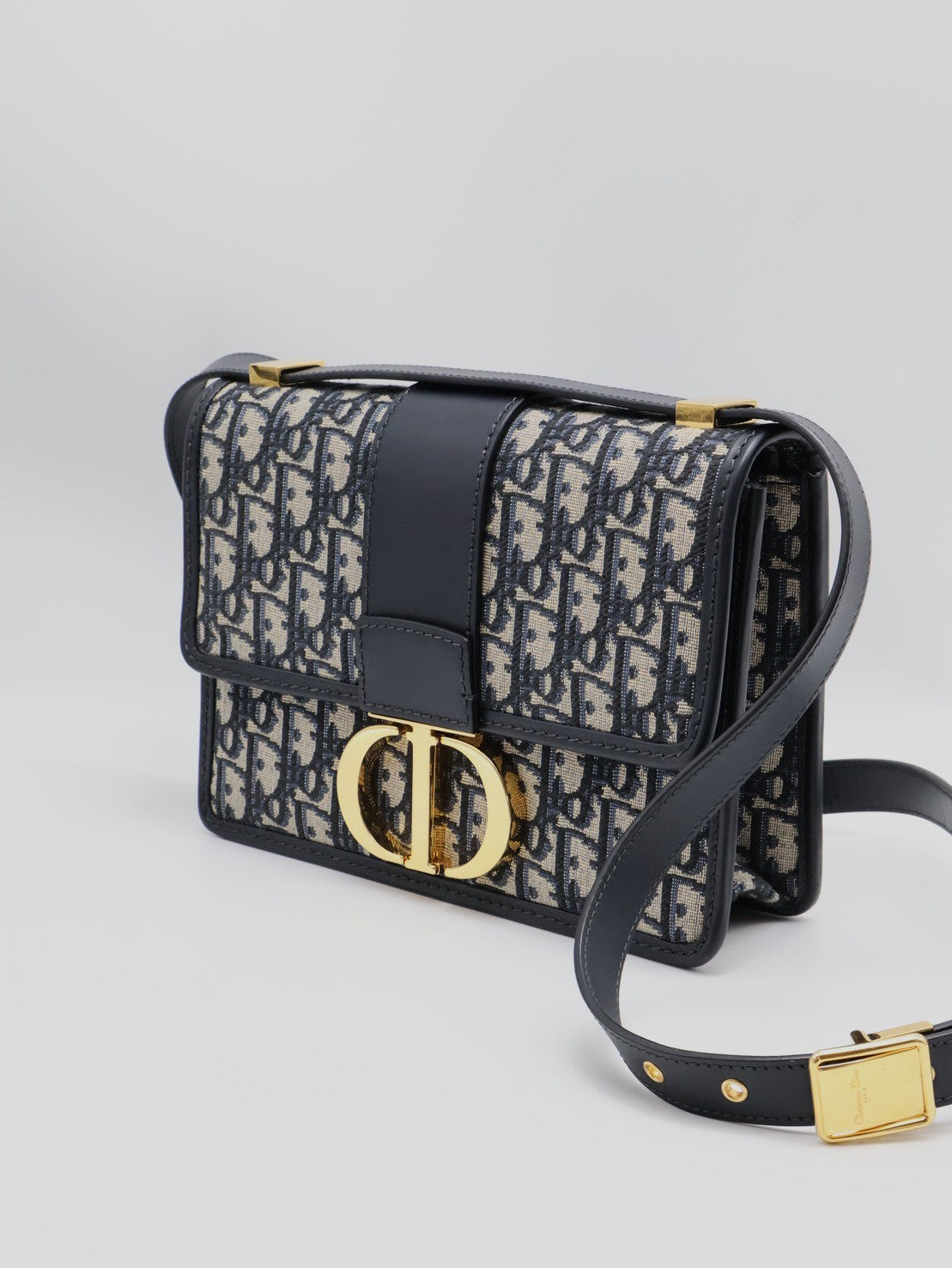 DIOR 30 Montaigne斜背包