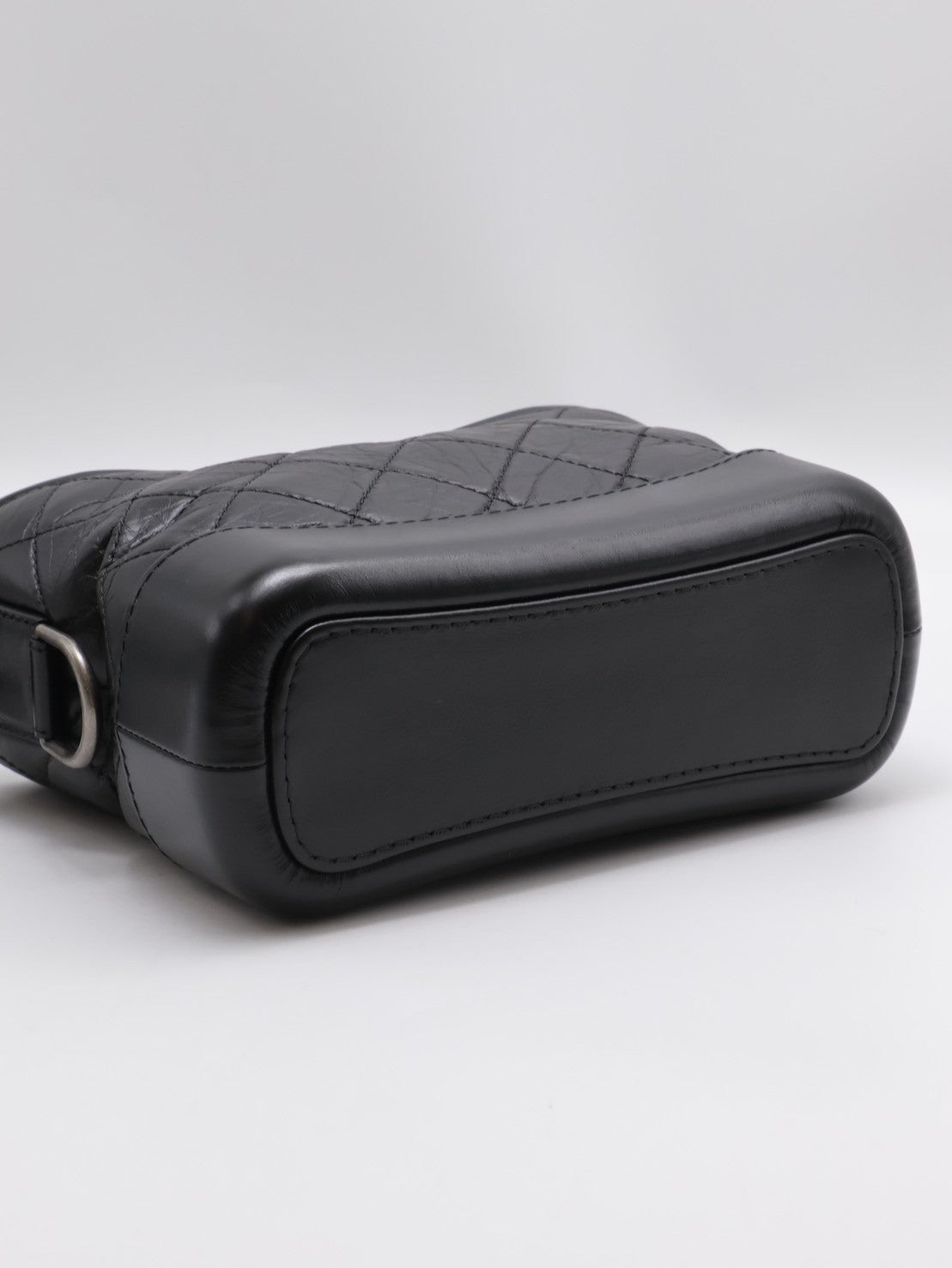 CHANEL 皮穿鍊字母提把雙鍊條流浪包 - 小號黑29開