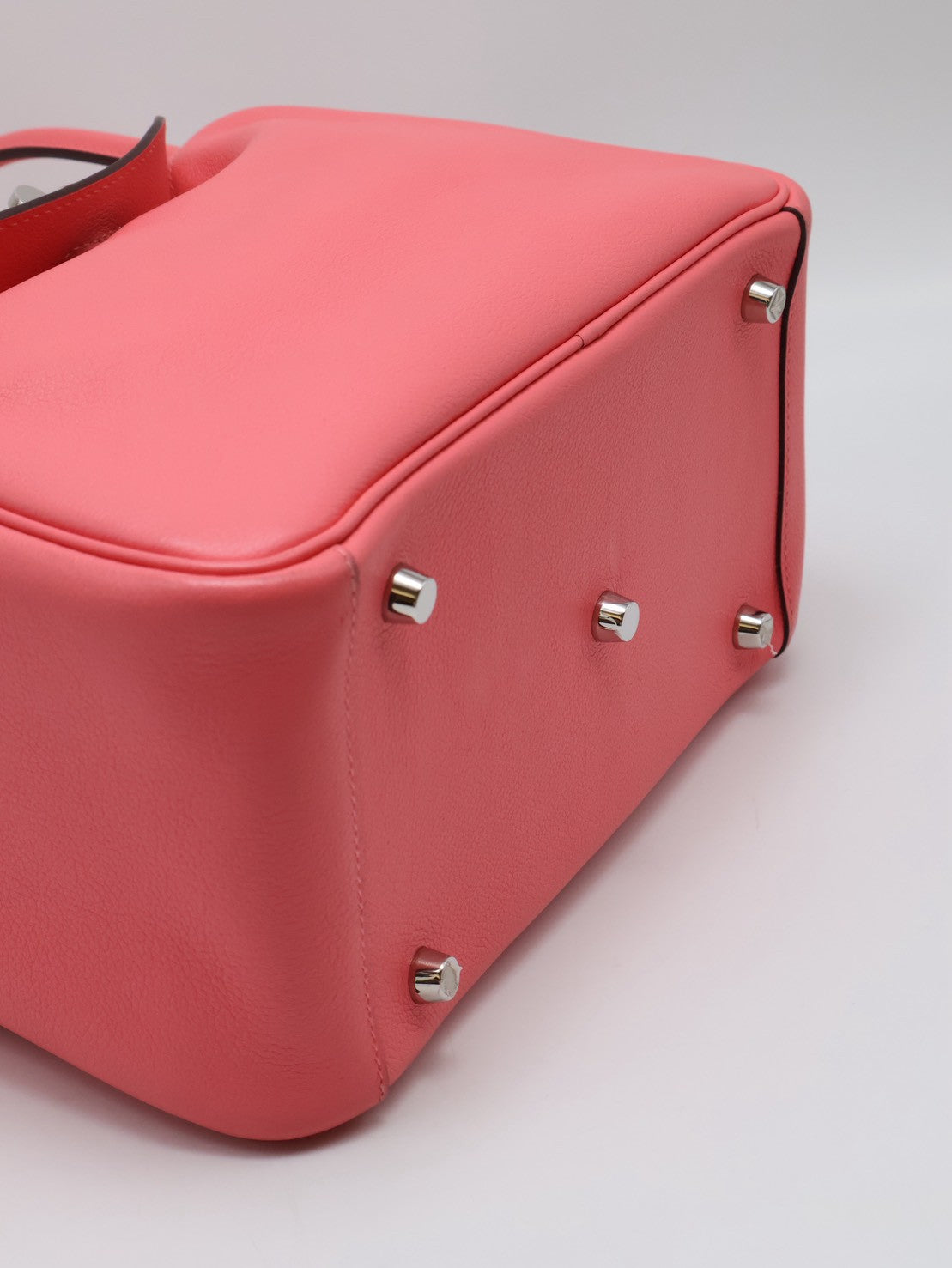 HERMES Lindy 26 - Rose Azalee 8W 唇膏粉銀 A