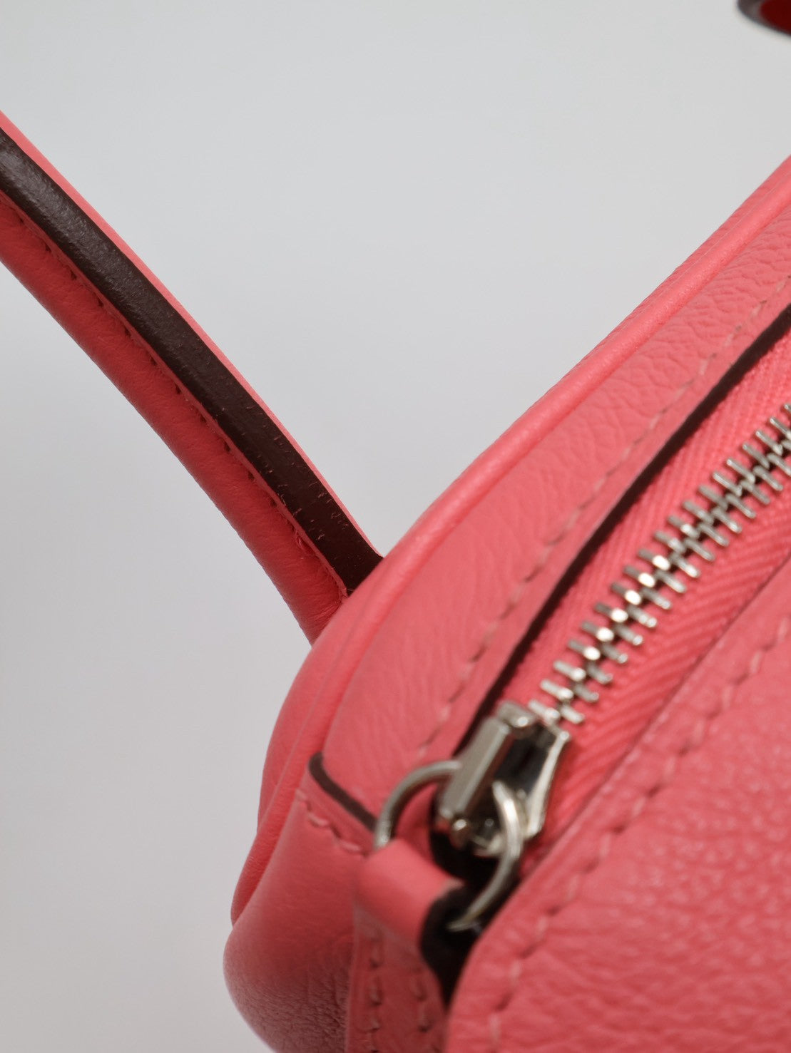 HERMES Lindy 26 - Rose Azalee 8W 唇膏粉銀 A