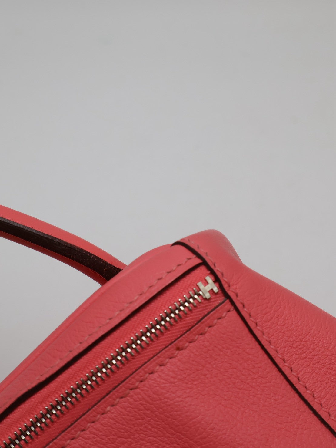 HERMES Lindy 26 - Rose Azalee 8W 唇膏粉銀 A