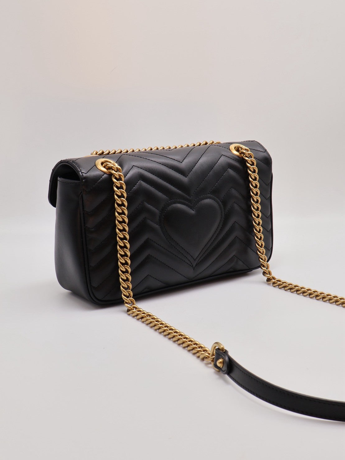GUCCI Marmont Matelasse斜背包 - 26小號黑金