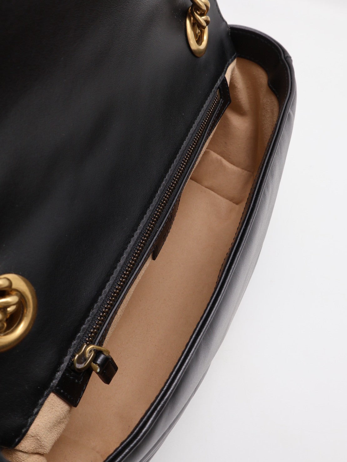 GUCCI Marmont Matelasse斜背包 - 26小號黑金