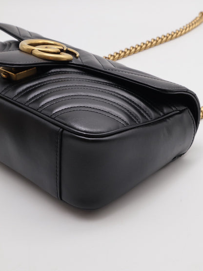 GUCCI Marmont Matelasse斜背包 - 26小號黑金