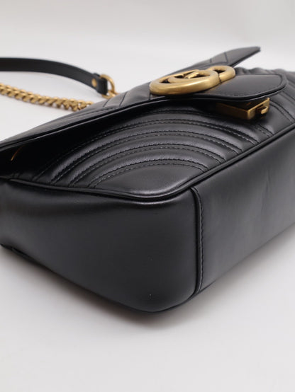 GUCCI Marmont Matelasse斜背包 - 26小號黑金