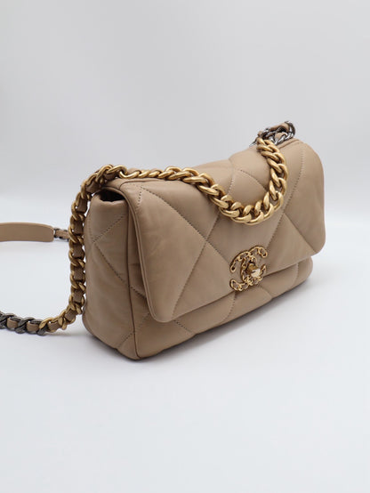 CHANEL 19 Bag 菱格紋羊皮手提肩背包 26 - 淺奶茶金31開