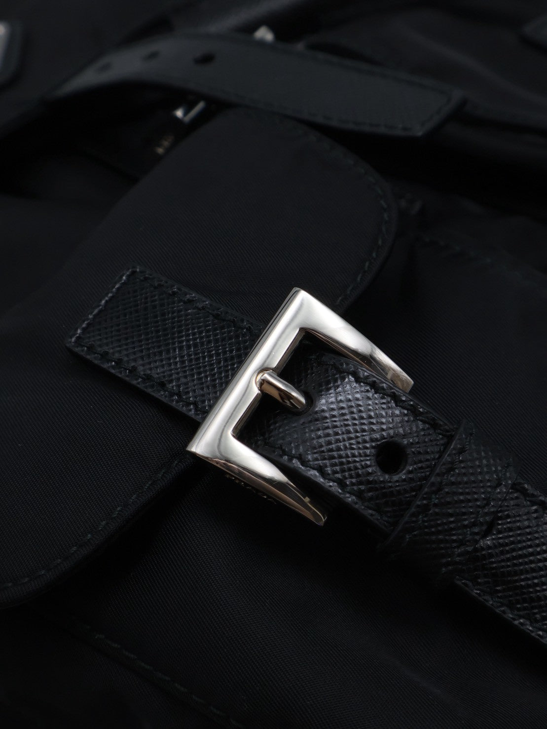 PRADA Re-Nylon雙口袋束繩後背包 - 小號黑銀