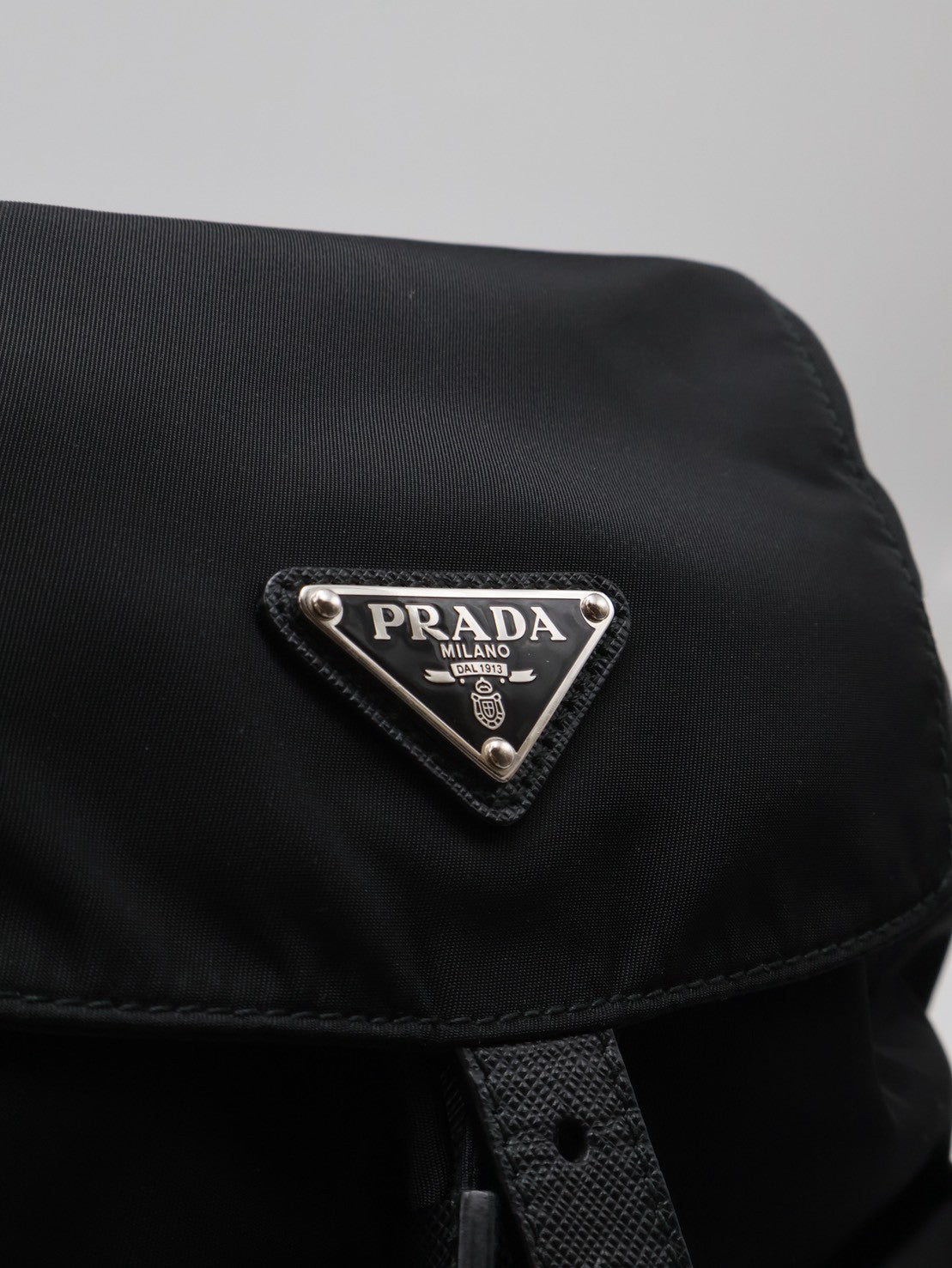 PRADA Re-Nylon雙口袋束繩後背包 - 小號黑銀