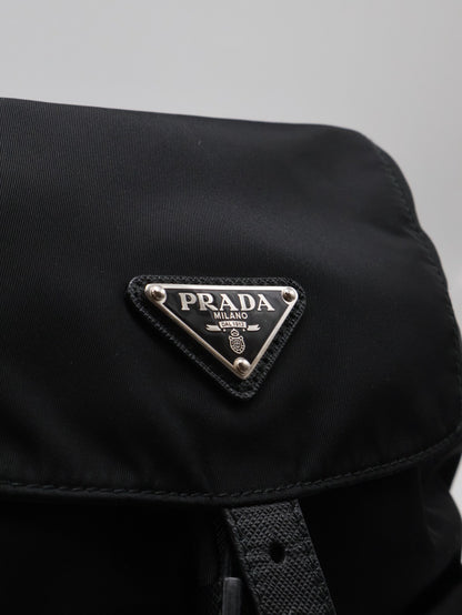 PRADA Re-Nylon雙口袋束繩後背包 - 小號黑銀
