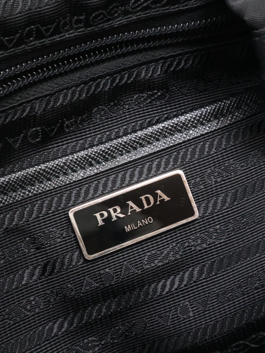 PRADA Re-Nylon雙口袋束繩後背包 - 小號黑銀