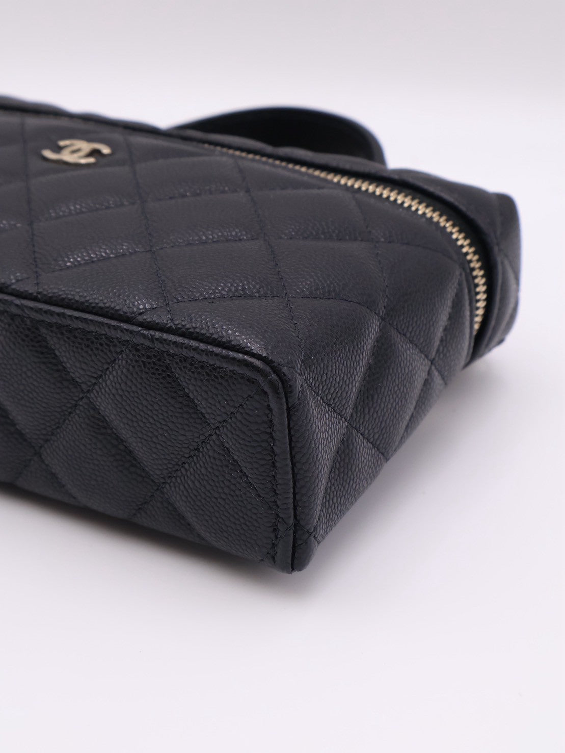 CHANEL LP粒面牛皮手提飯盒包 - 黑金