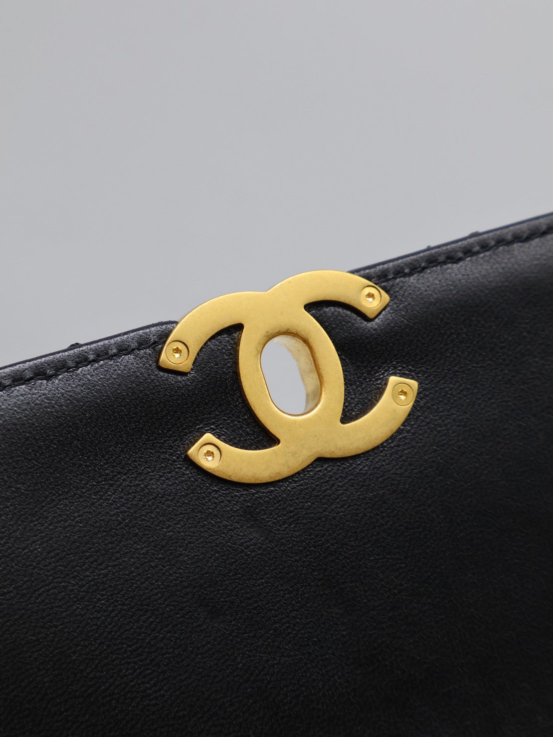 CHANEL 24S字母鍊後背包 - 黑金