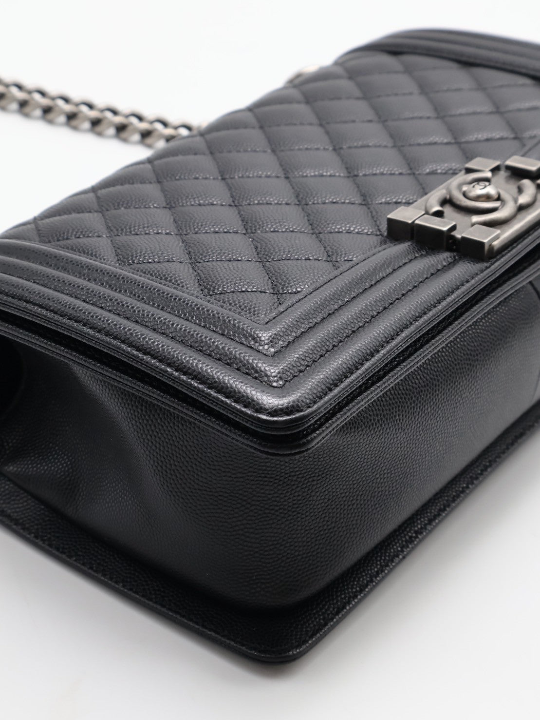 CHANEL Boy25 粒面牛皮口蓋包 - 黑銀27開