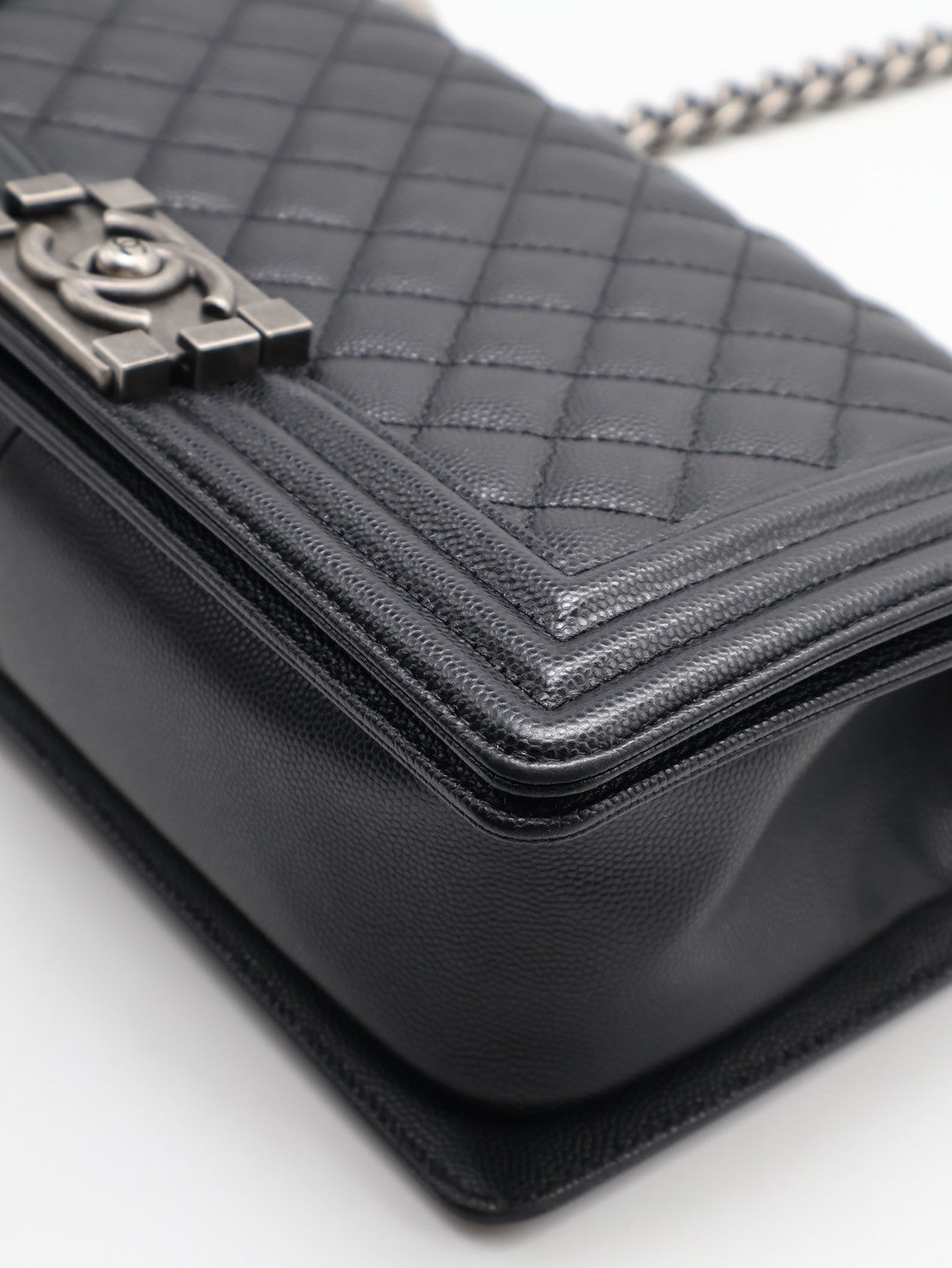 CHANEL Boy25 粒面牛皮口蓋包 - 黑銀27開