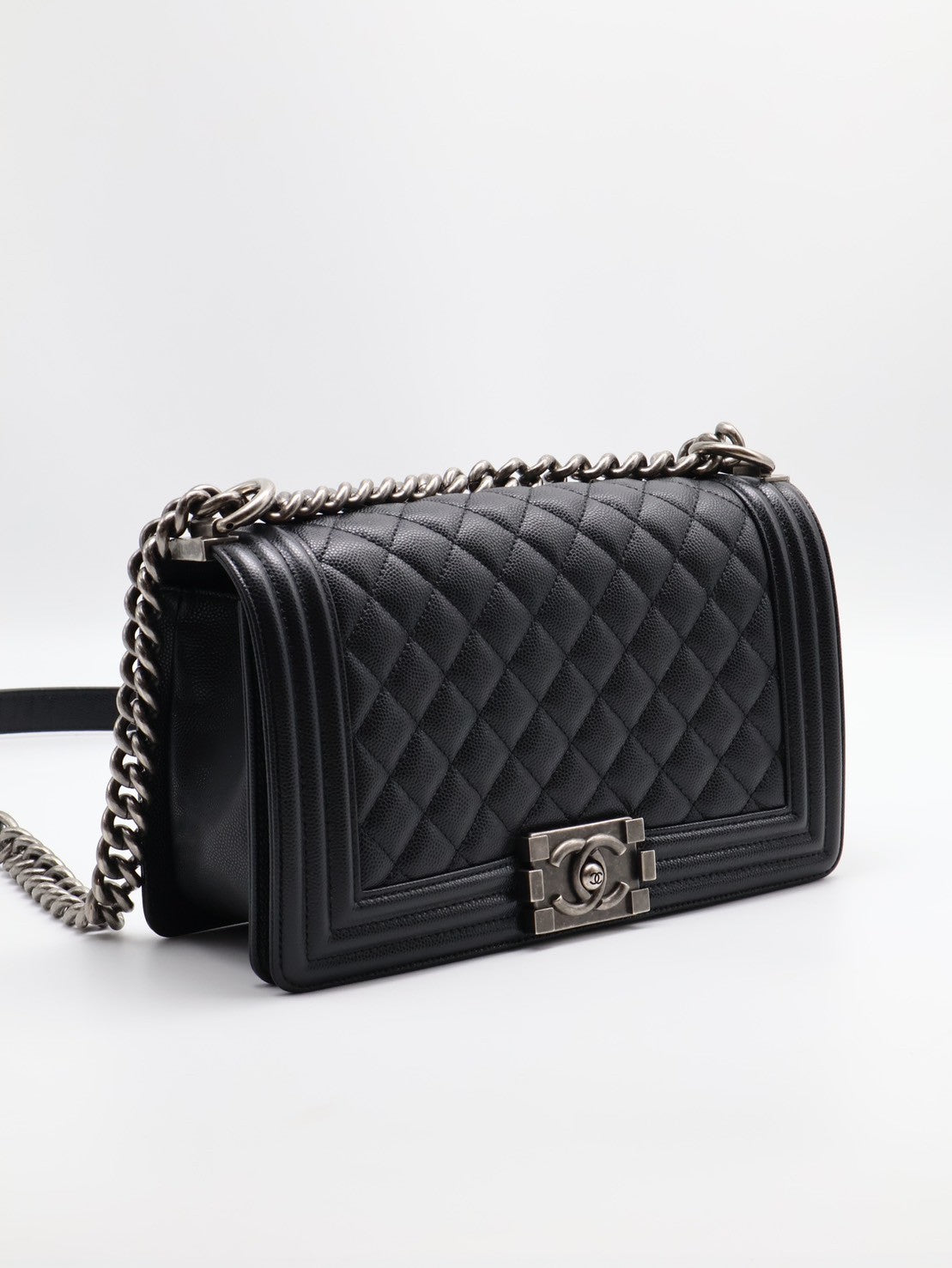 CHANEL Boy25 粒面牛皮口蓋包 - 黑銀27開