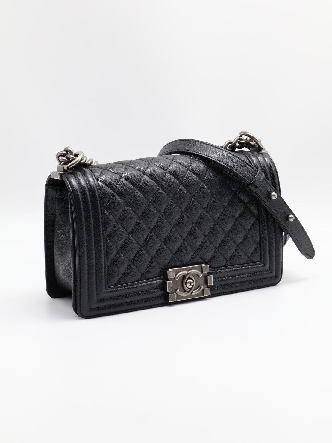 CHANEL Boy25 粒面牛皮口蓋包 - 黑銀27開