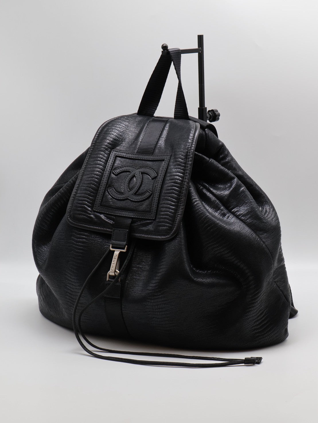 CHANEL 蜥蜴壓紋雙肩後背包 - 黑銀12開