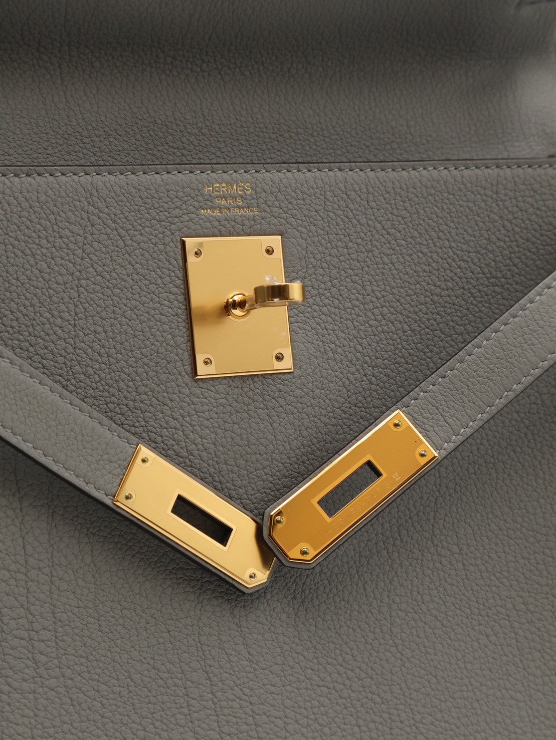 HERMES Kelly 28 - Gris Mouette 4Z 海鷗灰金 W