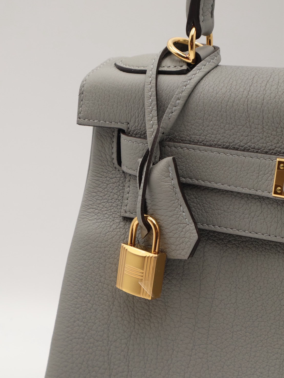 HERMES Kelly 28 - Gris Mouette 4Z 海鷗灰金 W