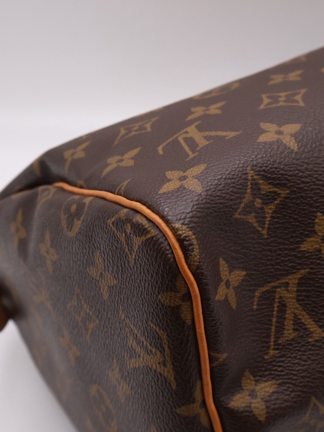 LOUIS VUITTON Speedy 30