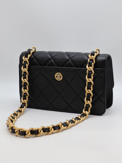 CHANEL 24A大雙C粒面牛皮口蓋包 - 黑金