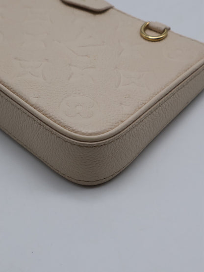 LOUIS VUITTON Easy Pouch On Strap - 米白