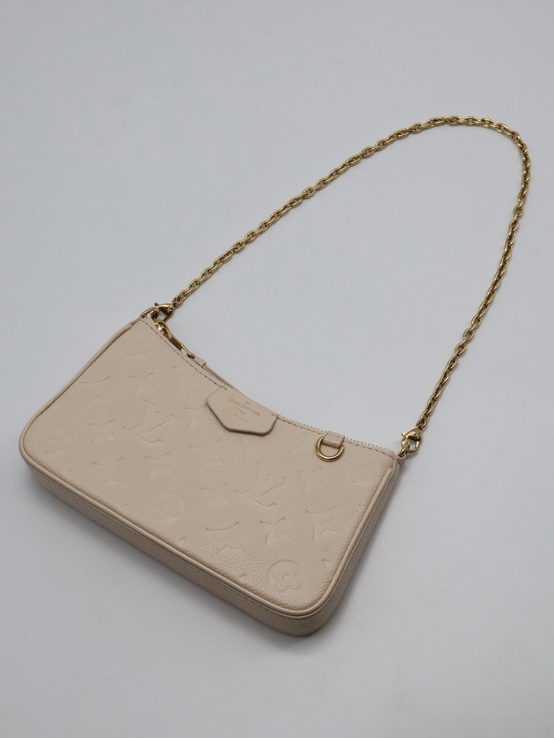 LOUIS VUITTON Easy Pouch On Strap - 米白