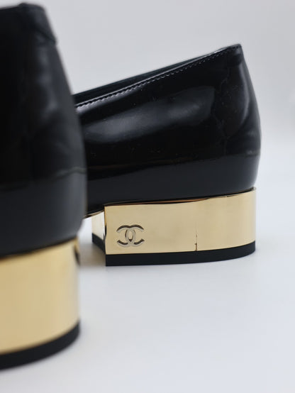 CHANEL 學院風低跟休閒鞋 - 亮面黑 36.5