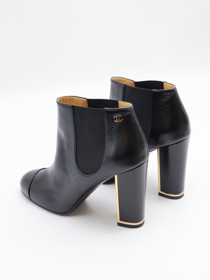 CHANEL 造型高跟短靴 - 亮面黑 37.5