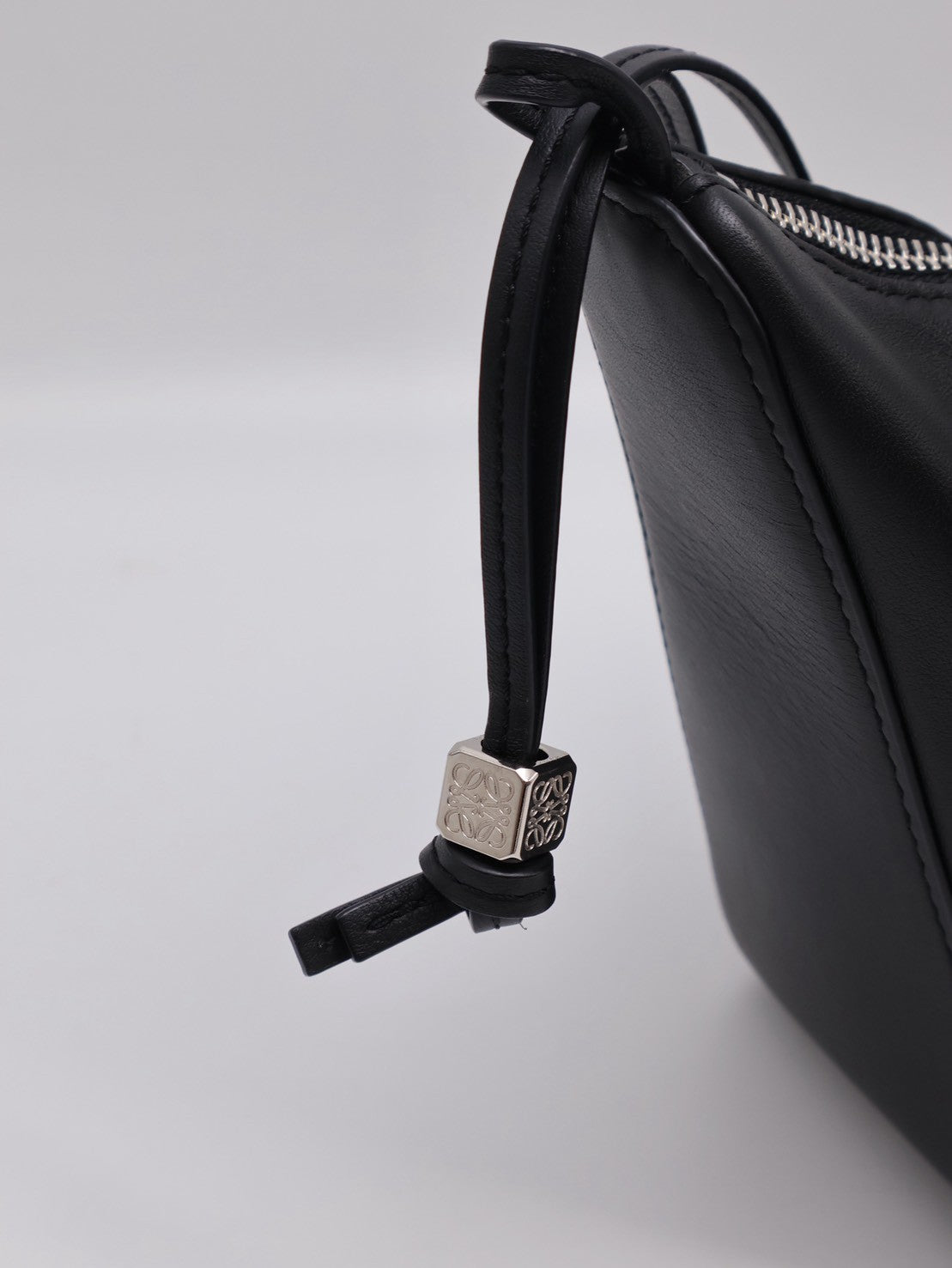 LOEWE 經典小牛皮Hammock Hobo - 黑