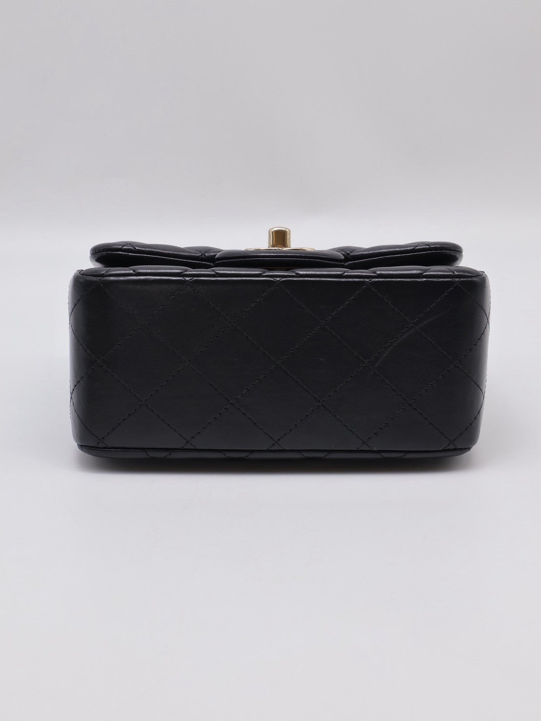 CHANEL 經典口蓋包方胖子 17 - 黑金23開