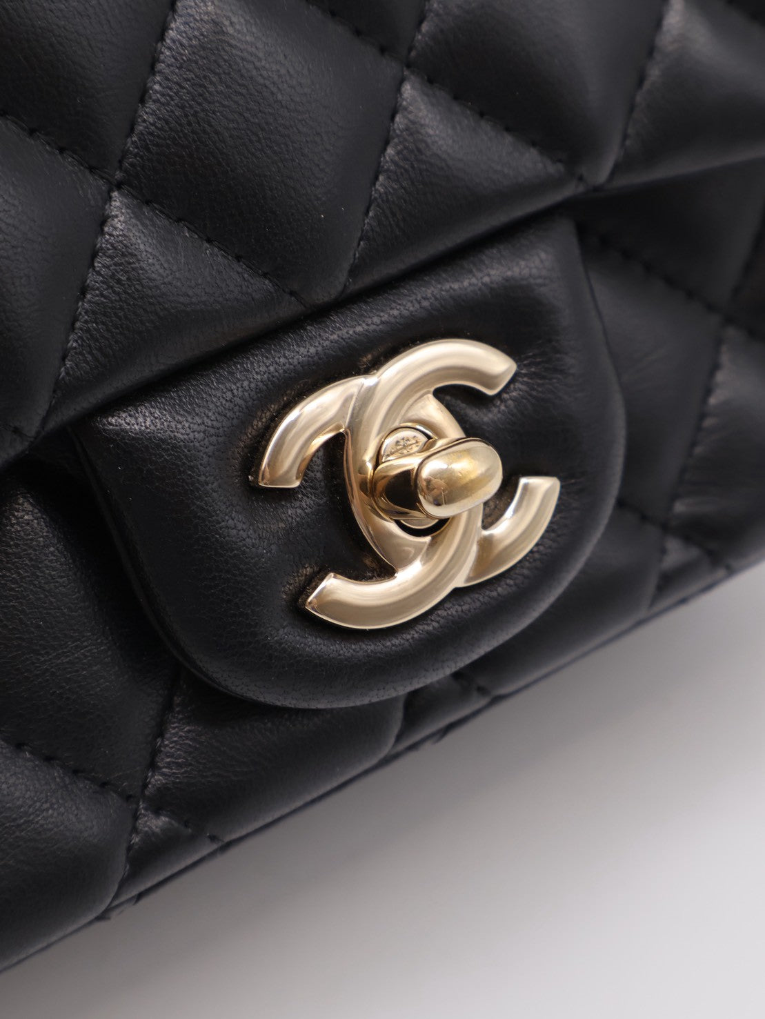 CHANEL 經典口蓋包方胖子 17 - 黑金23開