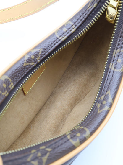 LOUIS VUITTON Loop月牙包