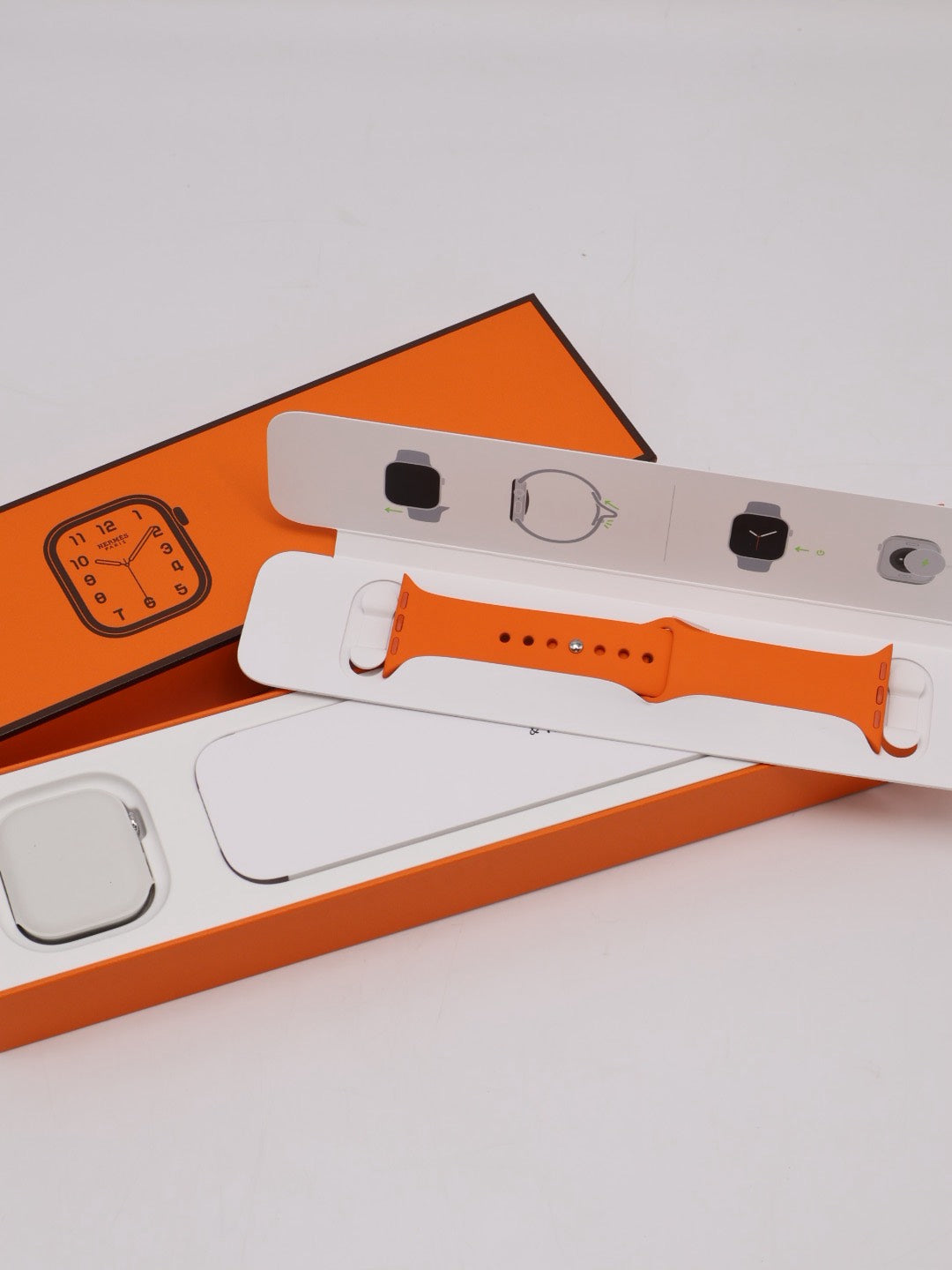 HERMES Apple Watch 11 - 46 鈦金屬+黑白編織錶帶