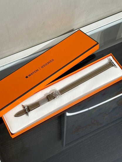 HERMES Apple Watch 11 - 42 鈦金屬+大象灰雙圈錶帶