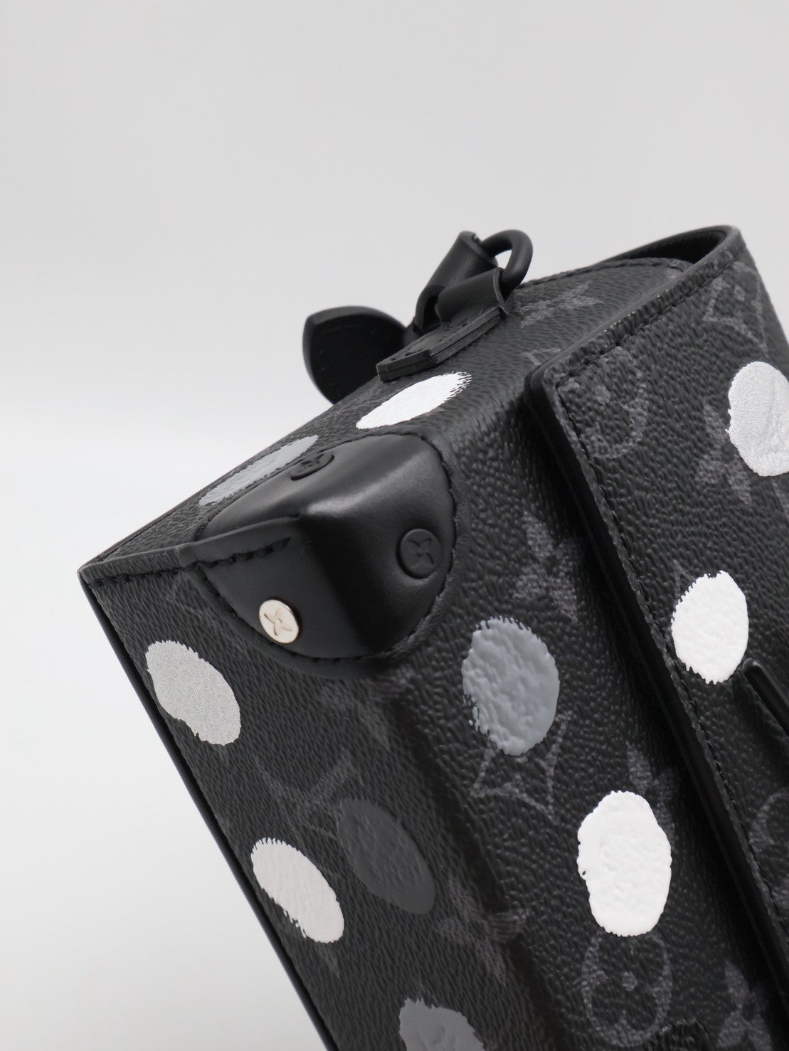 LOUIS VUITTON X 草間彌生聯名款Steamer斜背包
