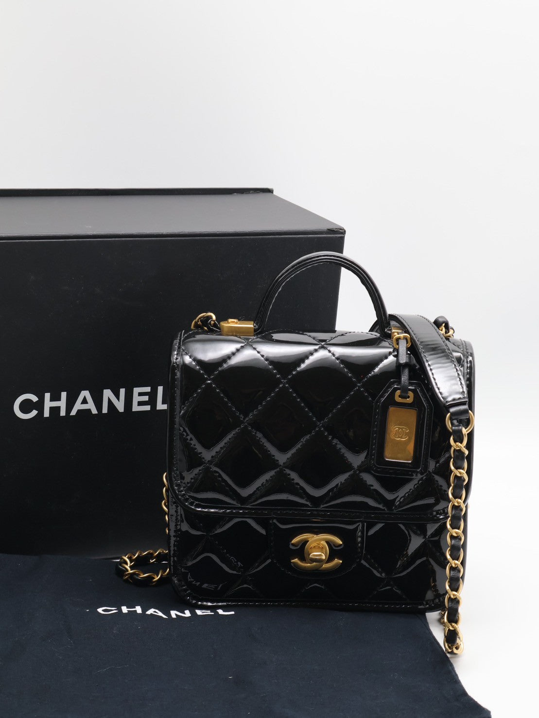 CHANEL 22K漆皮豆腐包 - 小號黑金