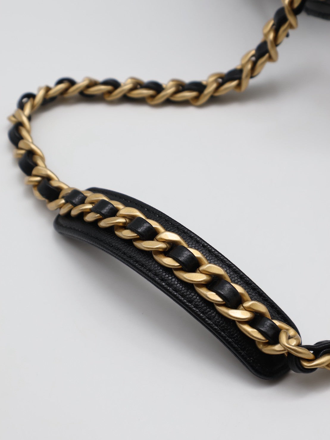 CHANEL 25 Hobo Bag - 中號黑金