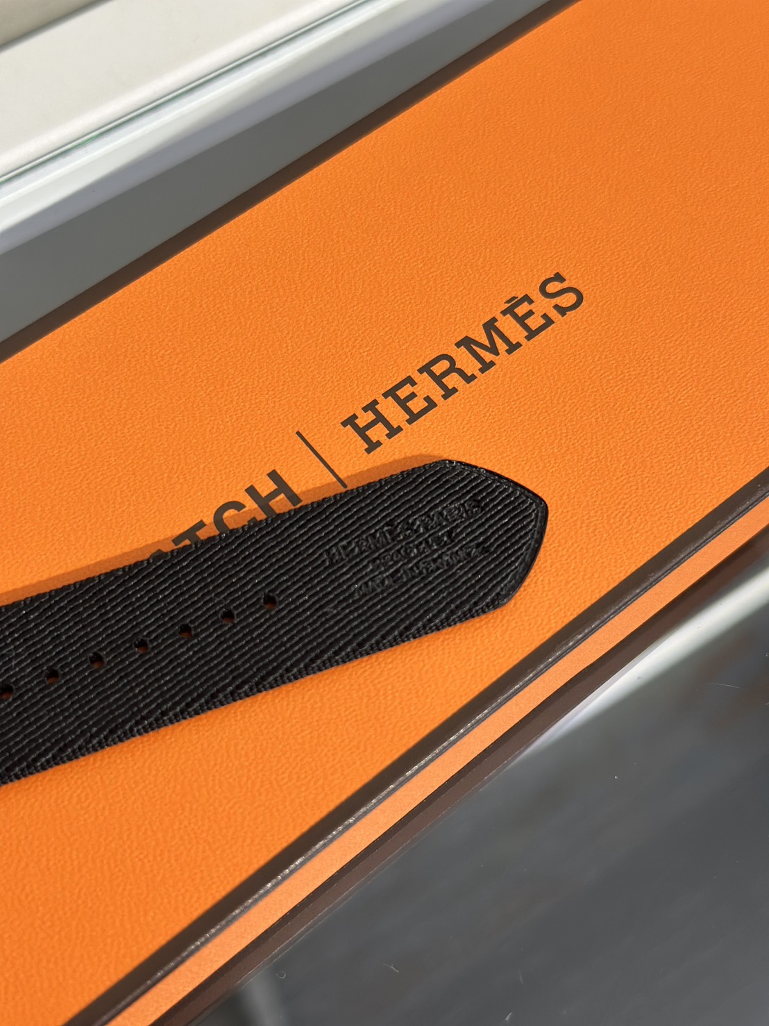 HERMES Apple Watch 11 - 46 鈦金屬+黑白編織錶帶