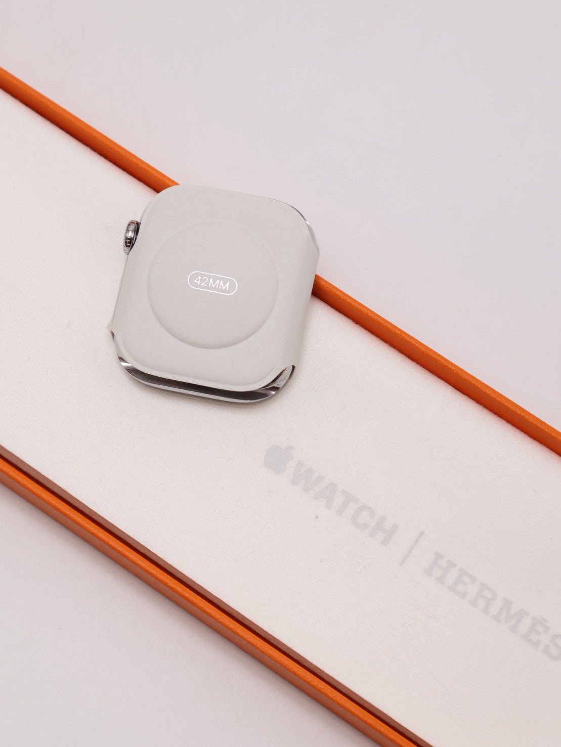 HERMES Apple Watch 11 - 46 鈦金屬+黑白編織錶帶
