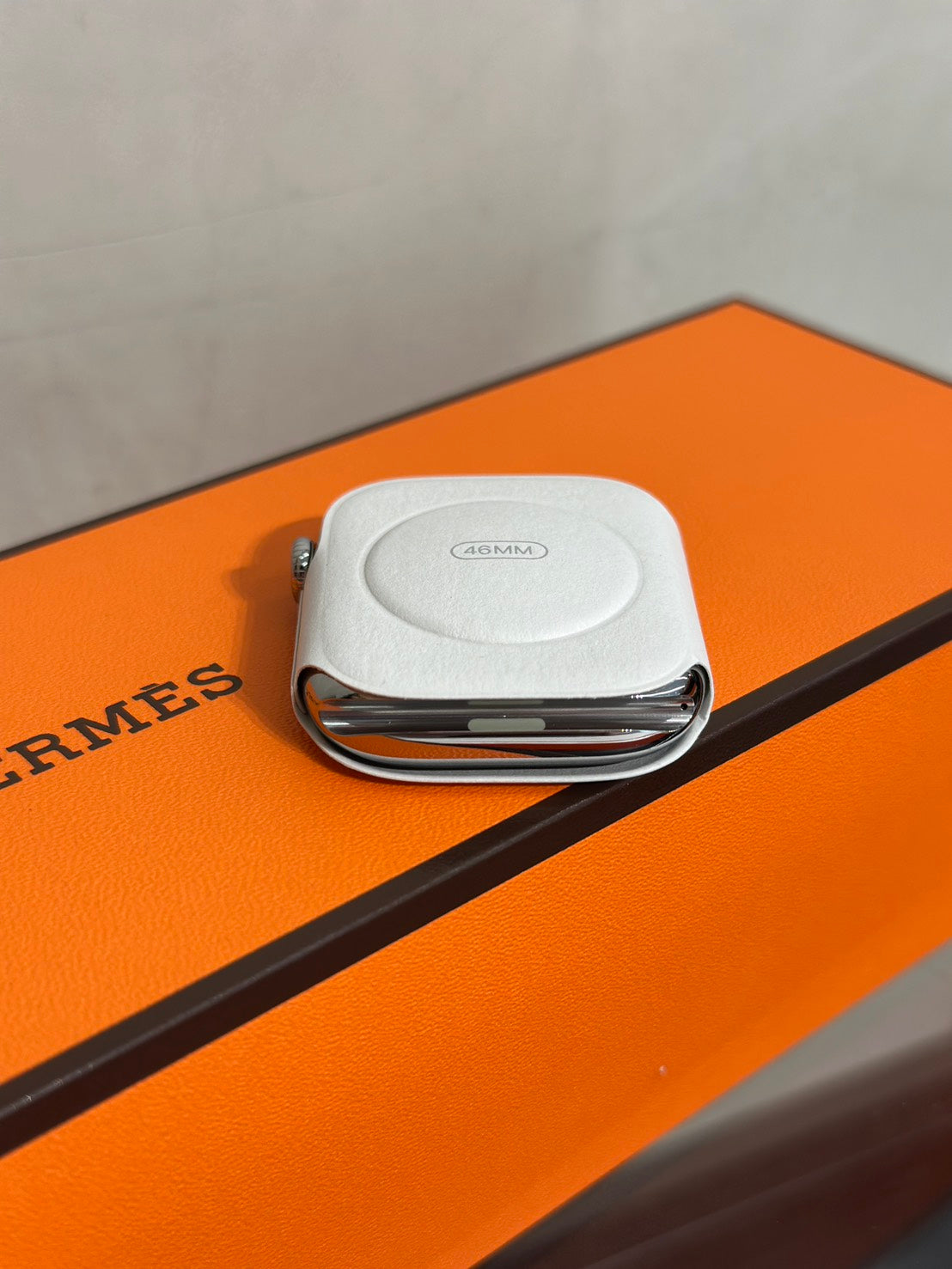 HERMES Apple Watch 11 - 46 鈦金屬+黑白編織錶帶
