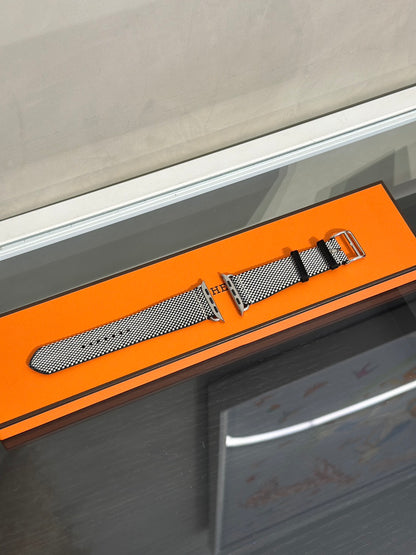 HERMES Apple Watch 11 - 46 鈦金屬+黑白編織錶帶