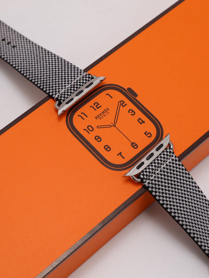 HERMES Apple Watch 11 - 46 鈦金屬+黑白編織錶帶