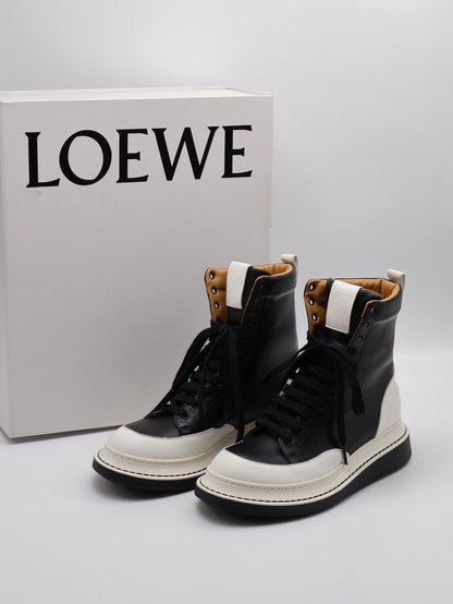LOEWE 牛皮拚色軍靴 - 黑白 37