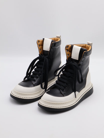 LOEWE 牛皮拚色軍靴 - 黑白 37