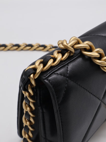CHANEL 19 經典菱格紋雙色鍊WOC - 黑金